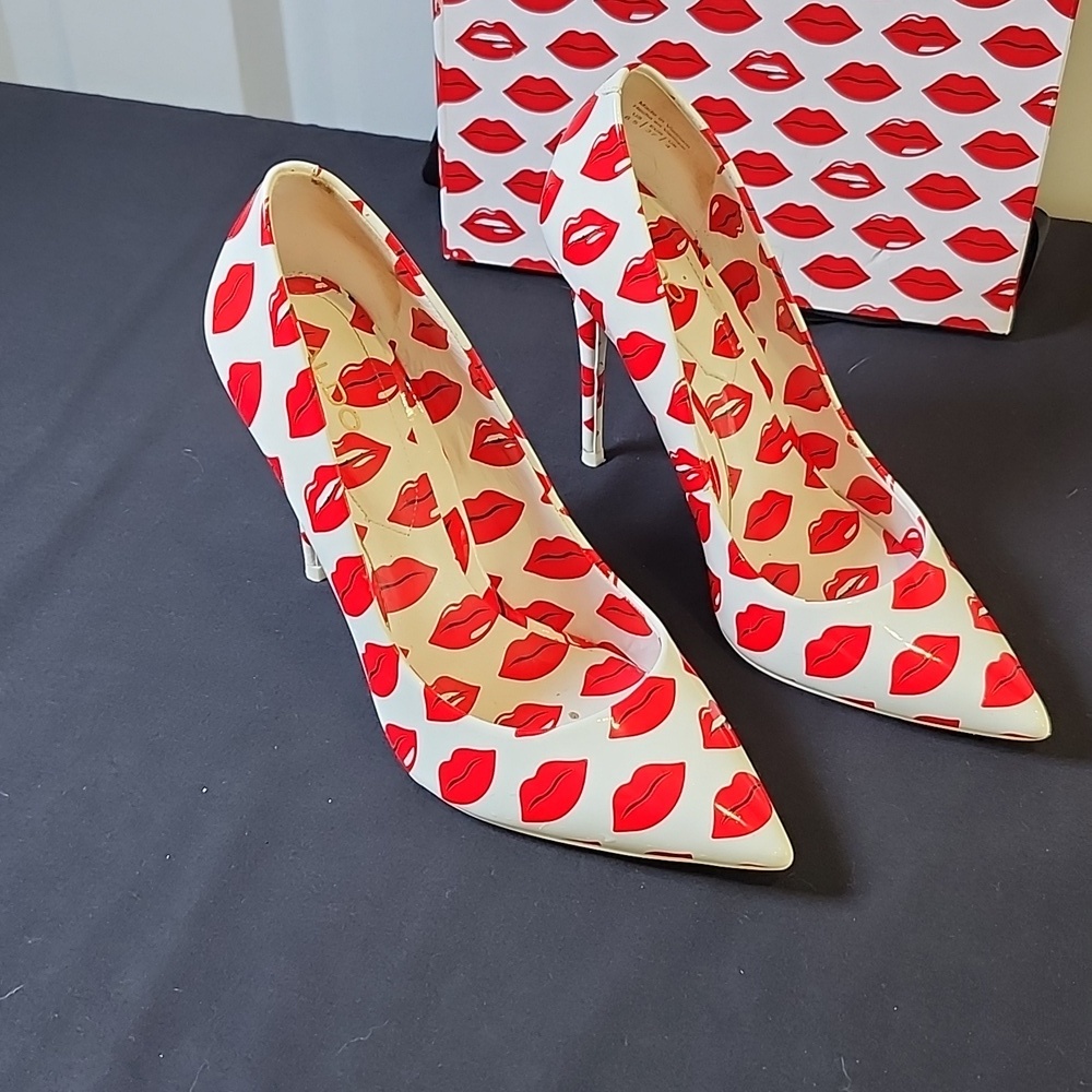 ALDO Stessy Red Lip Pattern Patent Leather 4" Heels Size 6.5 Fun Sexy Party - Picture 2 of 9